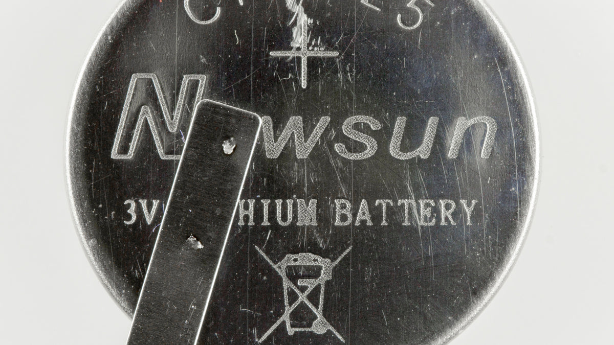CR2032 vs CR2025 Coin Cell Battery Swap Comparison Hero Banner
